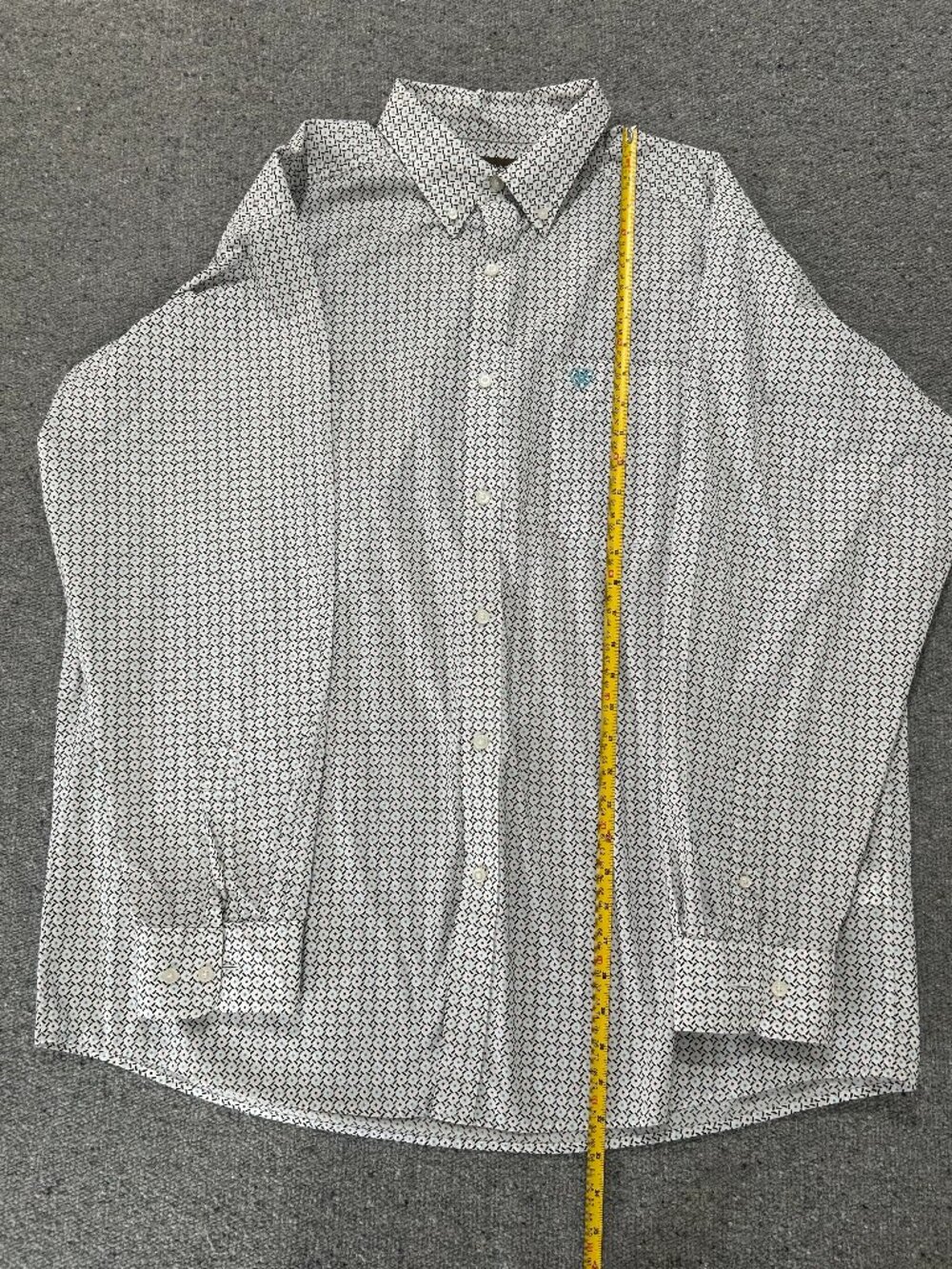 White men's Ariat long sleeve button up shirt XL washed but never worn.
